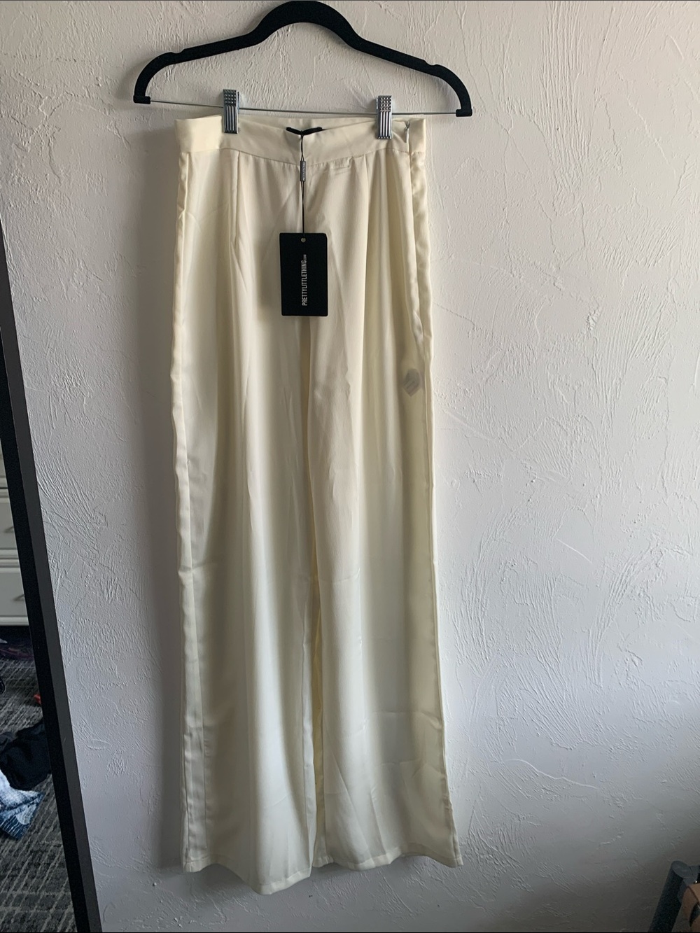 NWT PrettyLittleThing Cream Wide Leg Satin Trousers